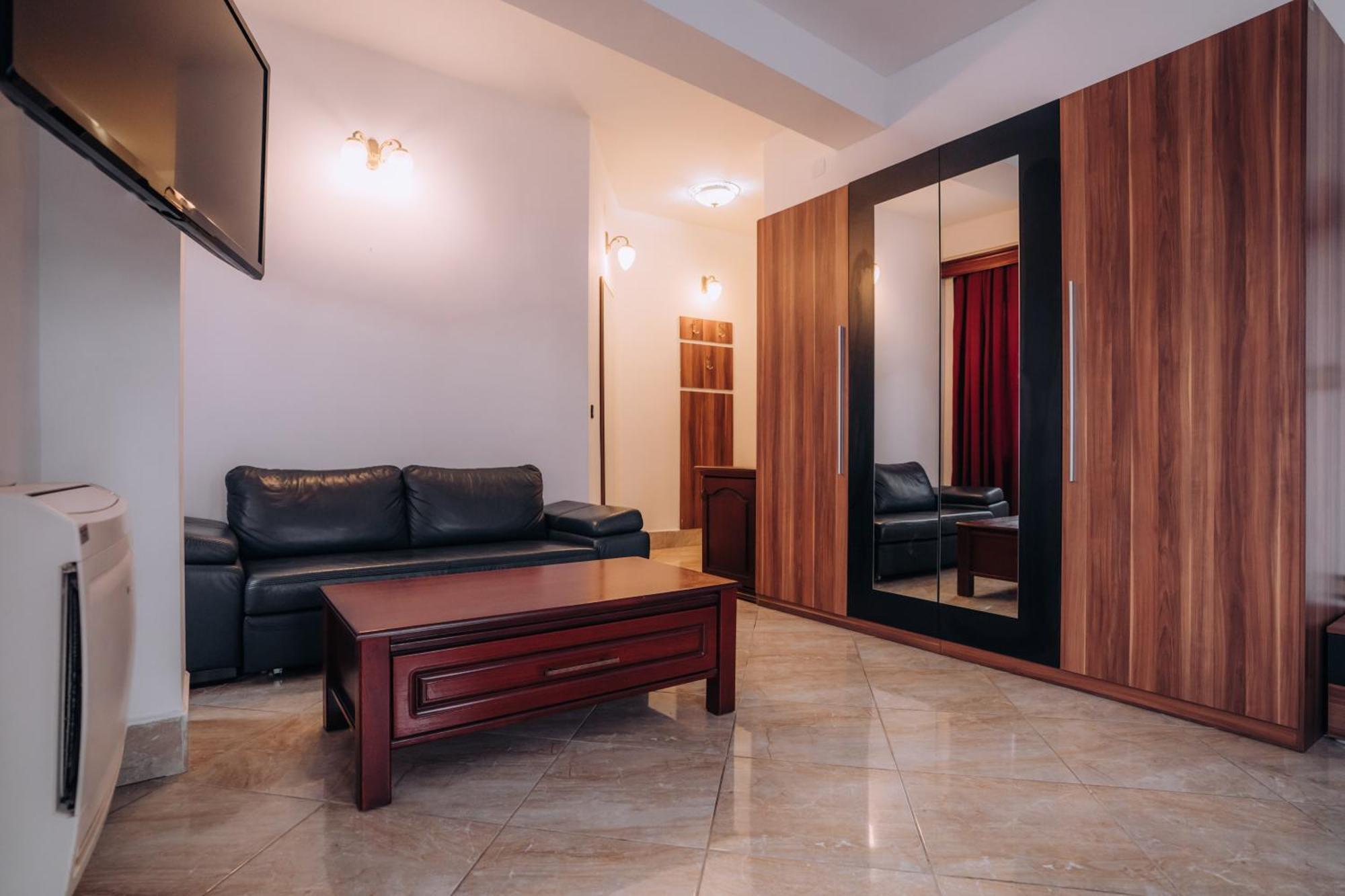 Lihnidos Square Villa